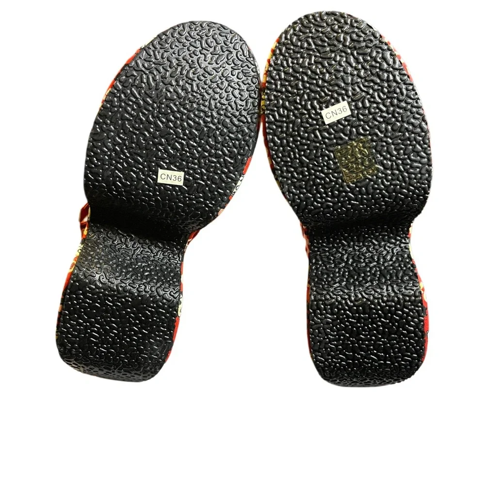 Betty Boop Women’s Red Platform Shoes size 6 NIB - Picture 7 of 7